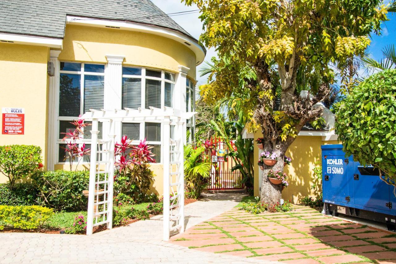 Brownstone Guesthouses Nassau Ngoại thất bức ảnh