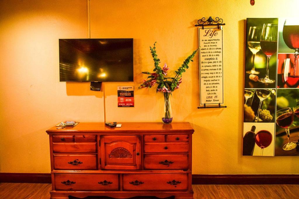 Brownstone Guesthouses Nassau Ngoại thất bức ảnh