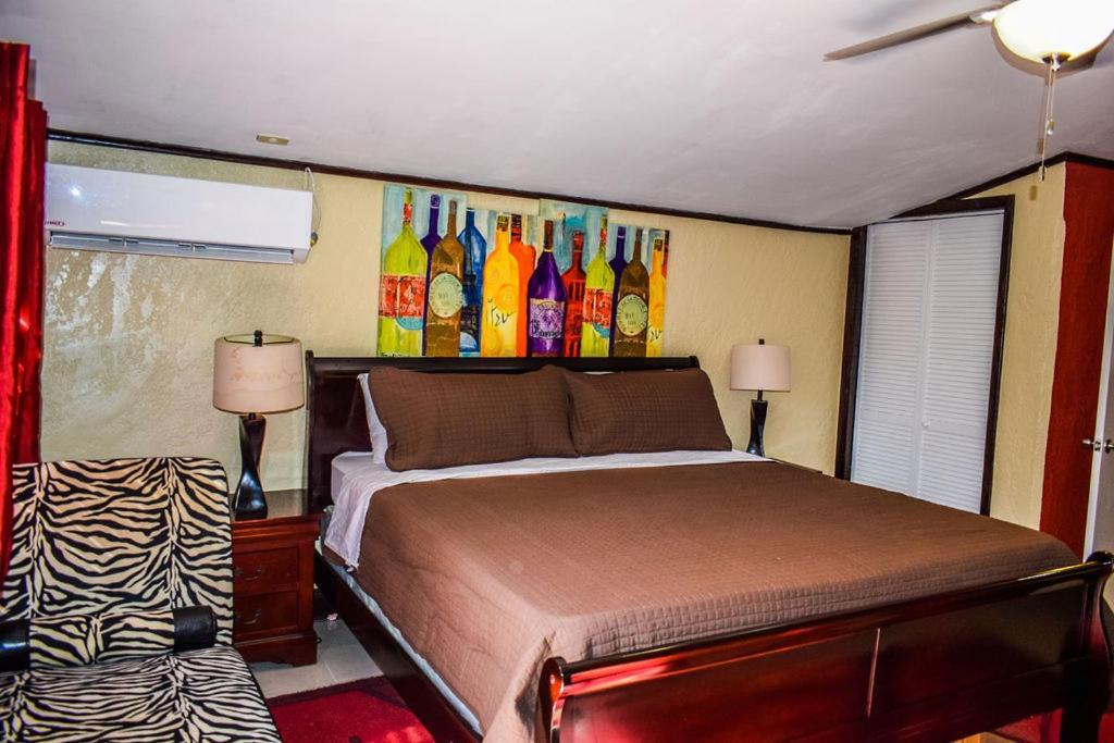 Brownstone Guesthouses Nassau Ngoại thất bức ảnh