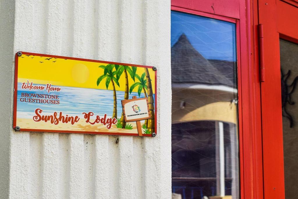Brownstone Guesthouses Nassau Ngoại thất bức ảnh