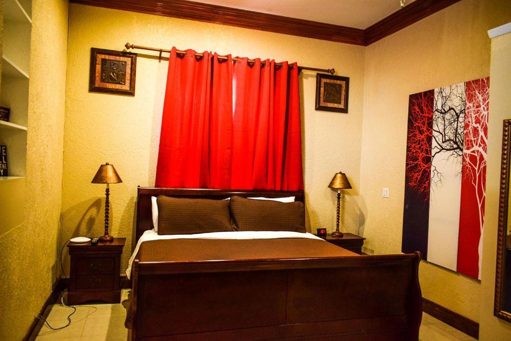 Brownstone Guesthouses Nassau Ngoại thất bức ảnh
