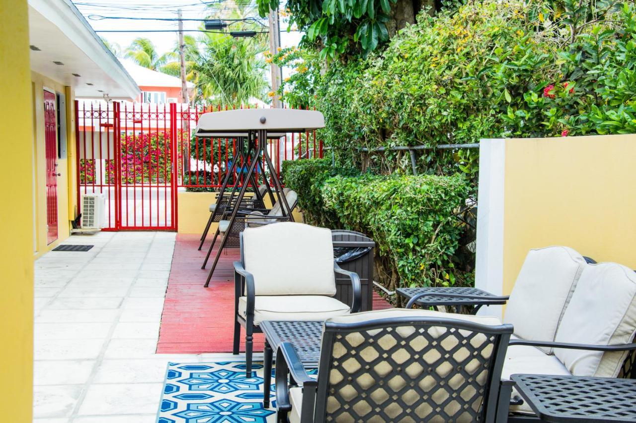 Brownstone Guesthouses Nassau Ngoại thất bức ảnh