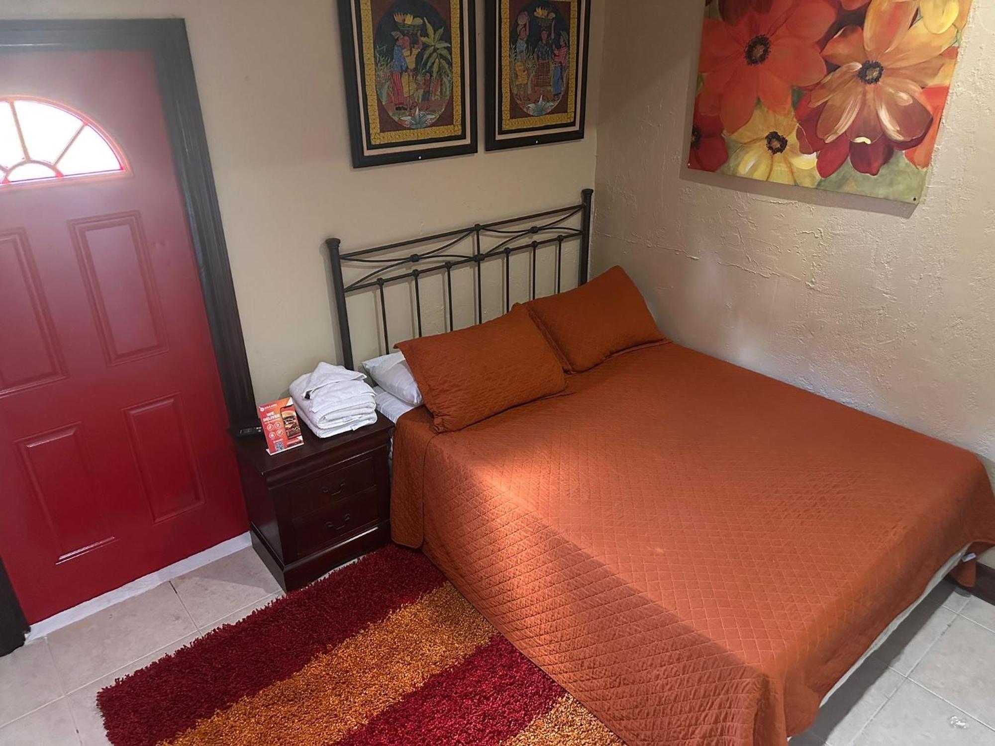Brownstone Guesthouses Nassau Ngoại thất bức ảnh