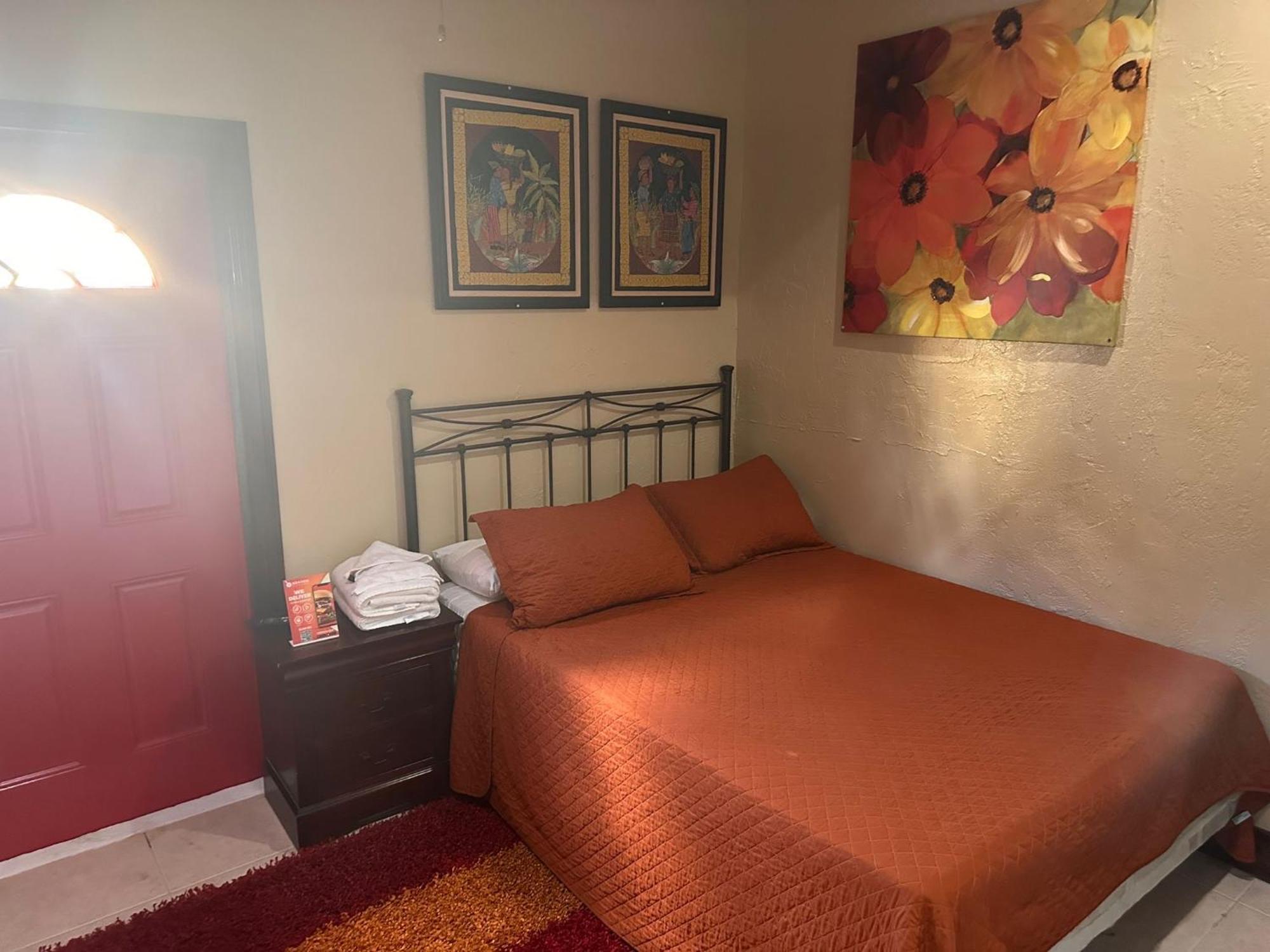 Brownstone Guesthouses Nassau Ngoại thất bức ảnh